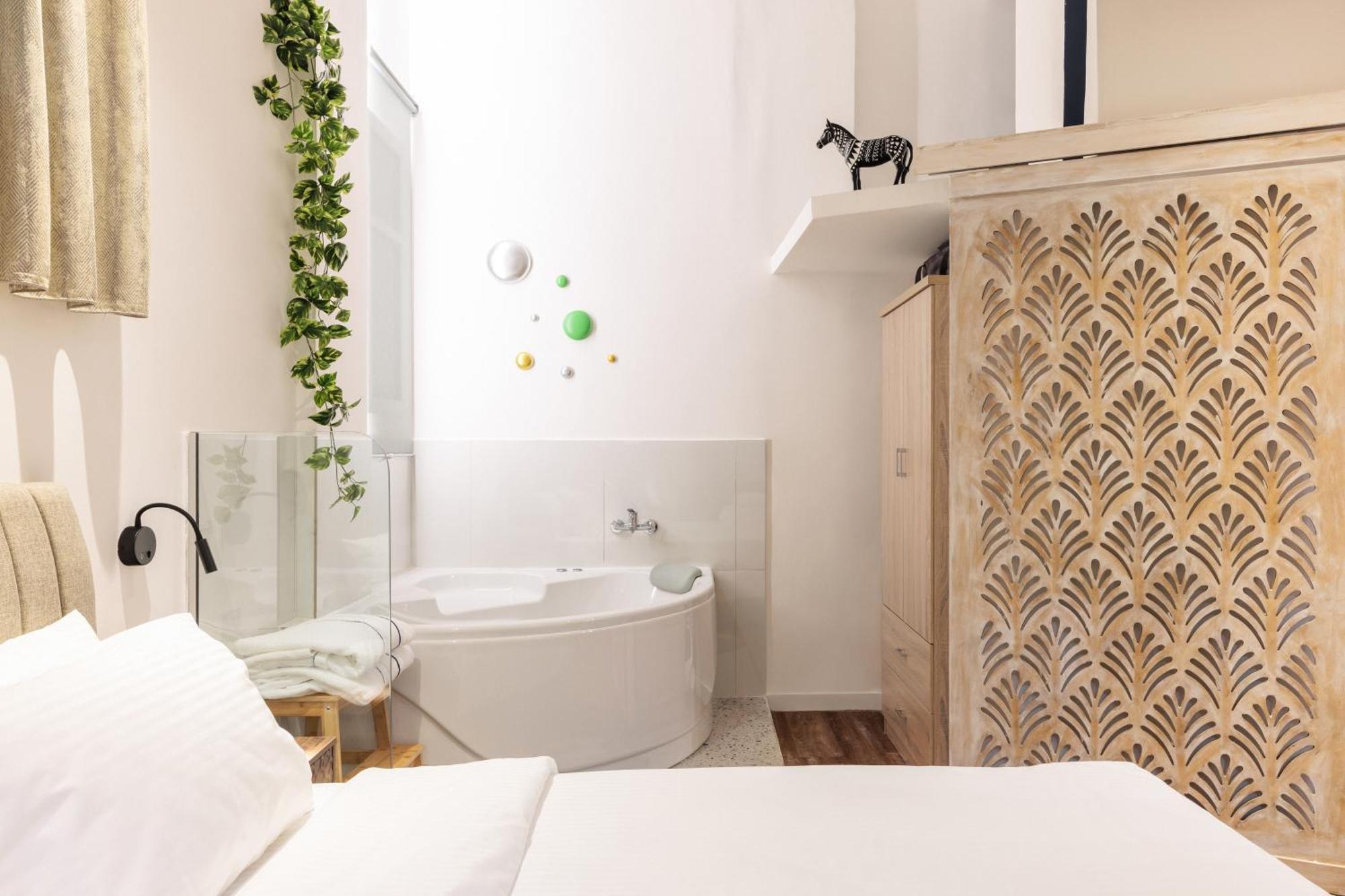 Couple-In Magical Suite With Jacuzzi Θεσσαλονίκη Εξωτερικό φωτογραφία
